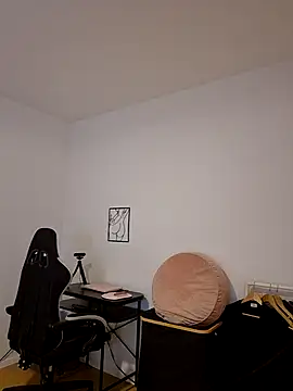 Jujuicy 97 online show from 02.10.26