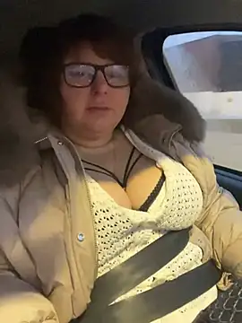 Snapshot of Tania-myr87_ZD chatting on 12.14.24 Tania-myr87 ZD online show from 12.14.24