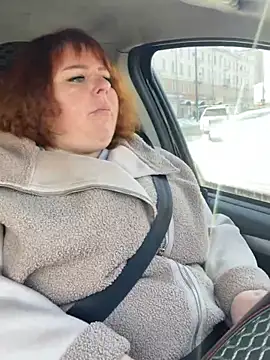 Snapshot of Tania-myr87_ZD chatting on 02.17.25 Tania-myr87 ZD online show from 02.17.25