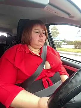 Snapshot of Tania-myr87_ZD chatting on 09.30.25 Tania-myr87 ZD online show from 09.30.25