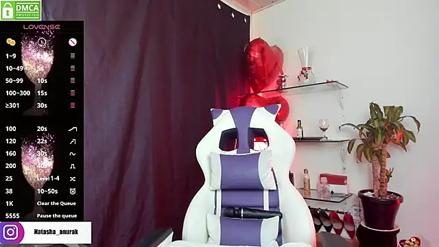 Snapshot of natashaanurak chatting on 03.11.25 natashaanurak online show from 03.11.25