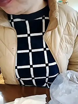 JasminePham online show from 11.25.25