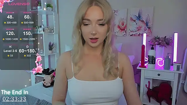 Snapshot of MissLisaX chatting on 09.12.25 MissLisaX online show from 09.12.25