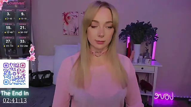 Snapshot of MissLisaX chatting on 12.02.25 MissLisaX online show from 12.02.25