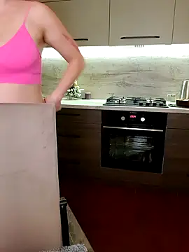 Snapshot of Cute_Hot_Alice chatting on 01.14.25 Cute Hot Alice online show from 01.14.25