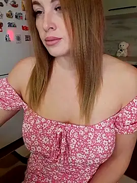 Snapshot of Cute_Hot_Alice chatting on 11.01.25 Cute Hot Alice online show from 11.01.25