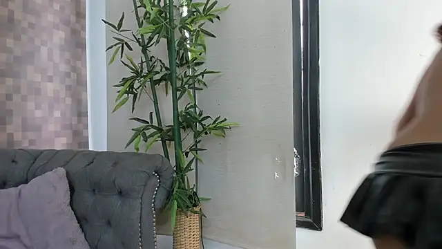 Snapshot of nataly_velez chatting on 10.27.25 nataly velez online show from 10.27.25