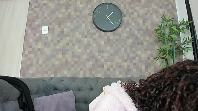 Snapshot of nataly_velez chatting on 11.16.25 nataly velez online show from 11.16.25