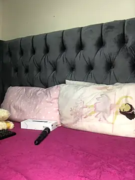 Anaelle24 online show from 05.13.26