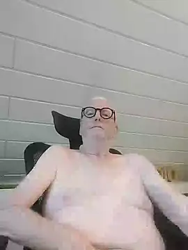 Snapshot of Greyhound70 chatting on 10.26.25 Greyhound70 online show from 10.26.25