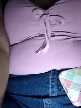 Snapshot of vadapavgirl chatting on 11.02.25 vadapavgirl online show from 11.02.25