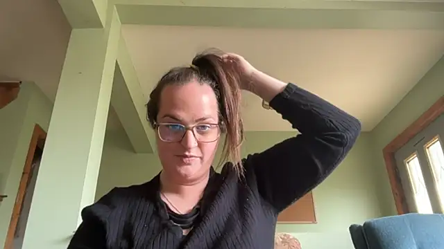 Snapshot of Quinnrose0420 chatting on 09.17.25 Quinnrose0420 online show from 09.17.25