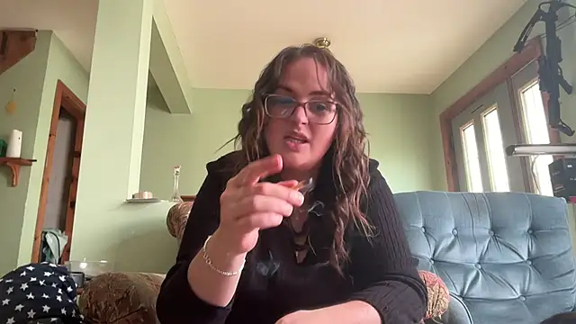 Snapshot of Quinnrose0420 chatting on 09.18.25 Quinnrose0420 online show from 09.18.25