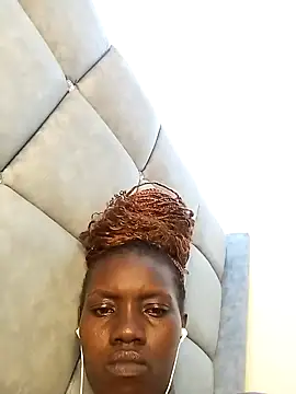 Snapshot of Slimthick900 chatting on 02.23.25 Slimthick900 online show from 02.23.25