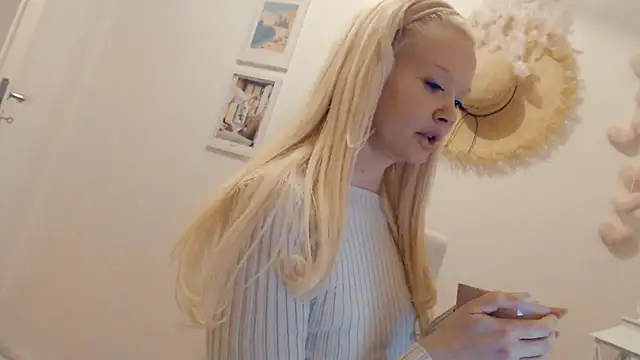 Blondecandie online show from 01.27.25