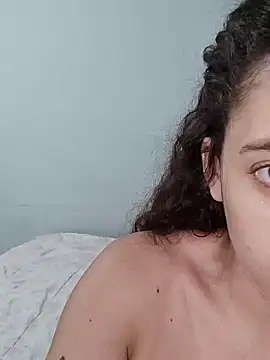 Snapshot of Sweet-diamondxxx chatting on 12.15.24 Sweet-diamondxxx online show from 12.15.24