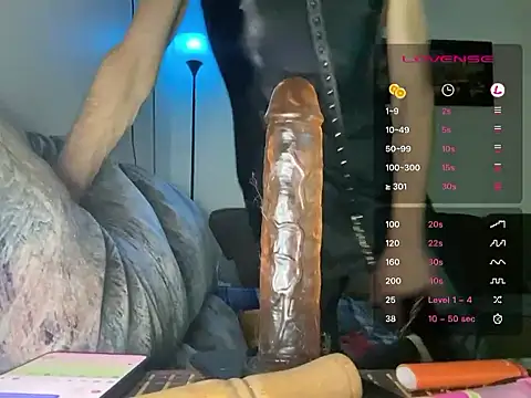 Snapshot of kikiwonderbar chatting on 06.19.26 kikiwonderbar online show from 06.19.26