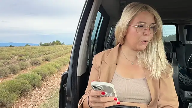 EmyLana online show from 09.13.25