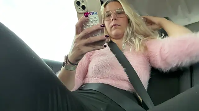 EmyLana online show from 10.29.25