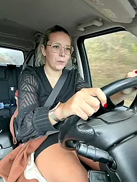 EmyLana online show from 11.15.25