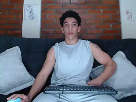 Snapshot of ethan_noir chatting on 12.14.24 ethan noir online show from 12.14.24