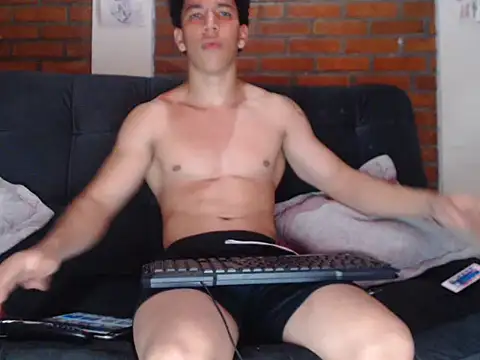 Snapshot of ethan_noir chatting on 12.18.24 ethan noir online show from 12.18.24