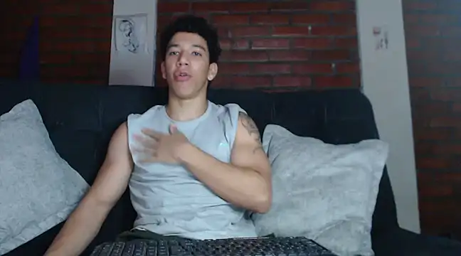 Snapshot of ethan_noir chatting on 12.30.24 ethan noir online show from 12.30.24