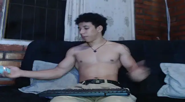 Snapshot of ethan_noir chatting on 01.12.25 ethan noir online show from 01.12.25