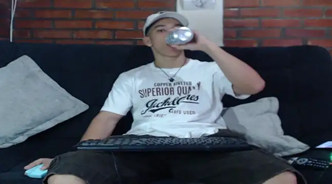 Snapshot of ethan_noir chatting on 01.16.25 ethan noir online show from 01.16.25