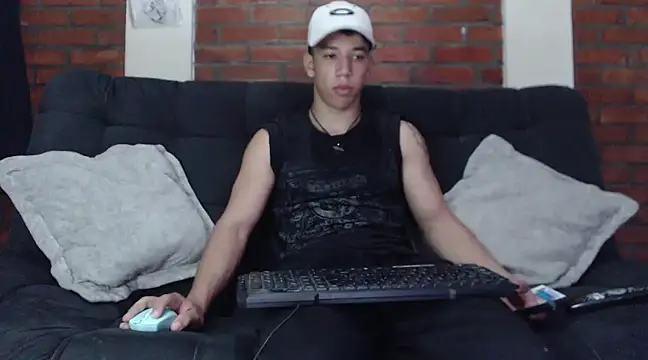 Snapshot of ethan_noir chatting on 01.21.25 ethan noir online show from 01.21.25