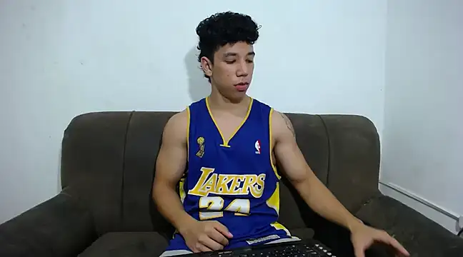 Snapshot of ethan_noir chatting on 02.08.25 ethan noir online show from 02.08.25