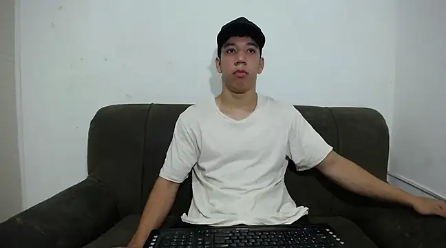 Snapshot of ethan_noir chatting on 02.12.25 ethan noir online show from 02.12.25