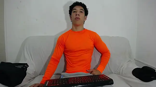Snapshot of ethan_noir chatting on 02.19.25 ethan noir online show from 02.19.25