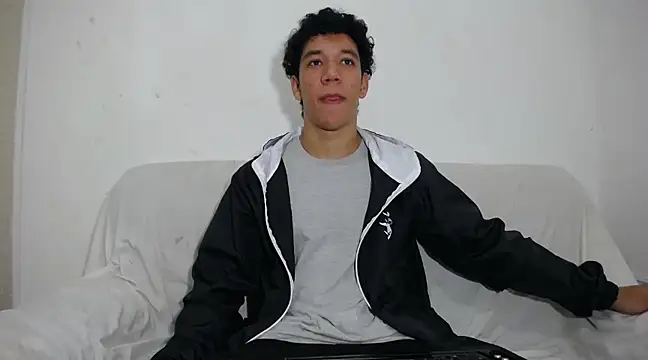Snapshot of ethan_noir chatting on 02.21.25 ethan noir online show from 02.21.25