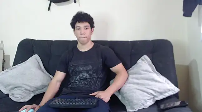 Snapshot of ethan_noir chatting on 03.10.25 ethan noir online show from 03.10.25