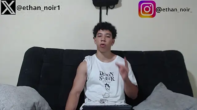 Snapshot of ethan_noir chatting on 03.19.25 ethan noir online show from 03.19.25