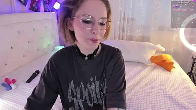 Natural pussy online show from 03.09.25