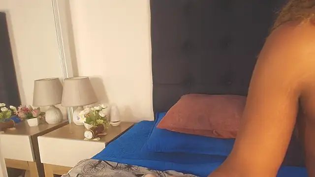 Evelonga 707 online show from 04.10.26