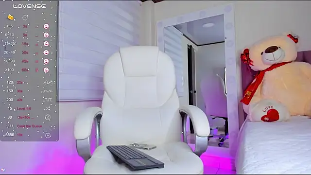 Snapshot of isaa_19 chatting on 02.04.25 isaa 19 online show from 02.04.25