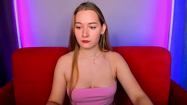 Snapshot of AlinaVice chatting on 11.12.25 AlinaVice online show from 11.12.25