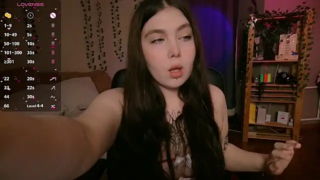 Snapshot of Arizonaa_Muse chatting on 10.22.25 Arizonaa Muse online show from 10.22.25