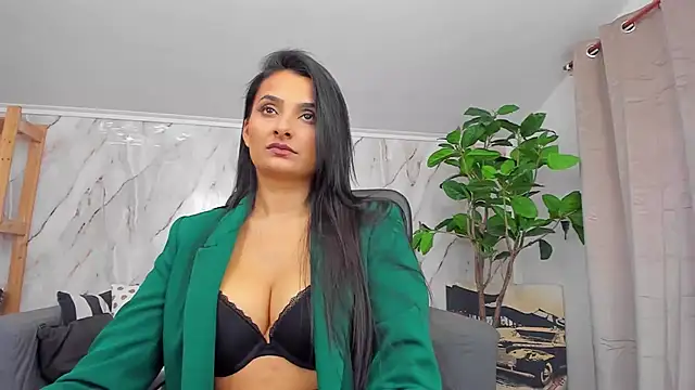 Snapshot of JennaPrice chatting on 03.05.25 JennaPrice online show from 03.05.25