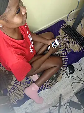 prettyface petite online show from 04.23.26