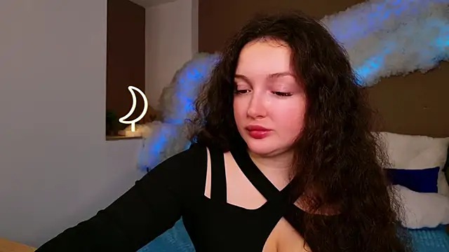 Snapshot of GloriNichols chatting on 11.06.25 GloriNichols online show from 11.06.25