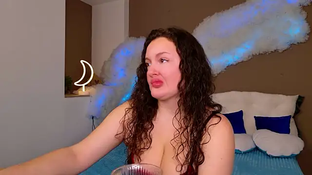 Snapshot of GloriNichols chatting on 11.09.25 GloriNichols online show from 11.09.25