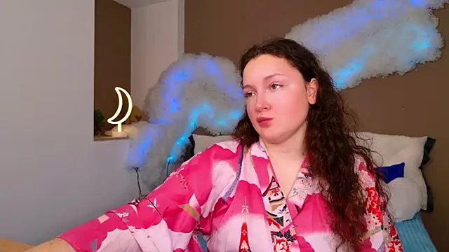 Snapshot of GloriNichols chatting on 11.17.25 GloriNichols online show from 11.17.25