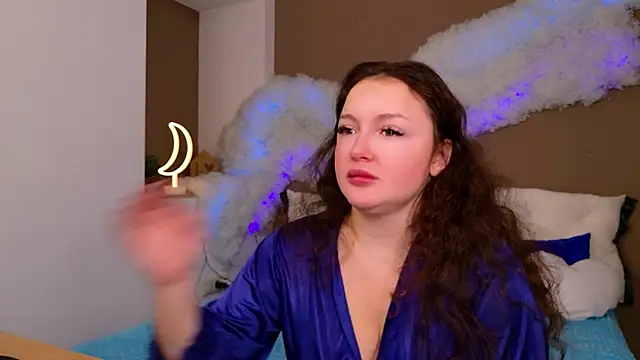 Snapshot of GloriNichols chatting on 11.21.25 GloriNichols online show from 11.21.25