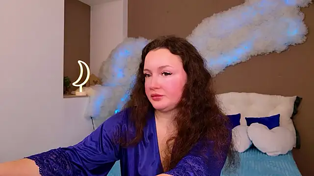 Snapshot of GloriNichols chatting on 11.23.25 GloriNichols online show from 11.23.25