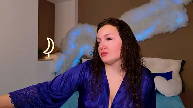 Snapshot of GloriNichols chatting on 11.24.25 GloriNichols online show from 11.24.25