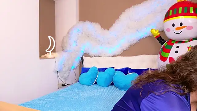 Snapshot of GloriNichols chatting on 11.29.25 GloriNichols online show from 11.29.25